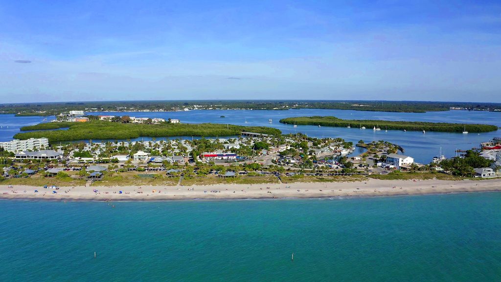 Blick auf einen Strand in Charlotte County, der direkt am Intra Coastal Waterway mündet