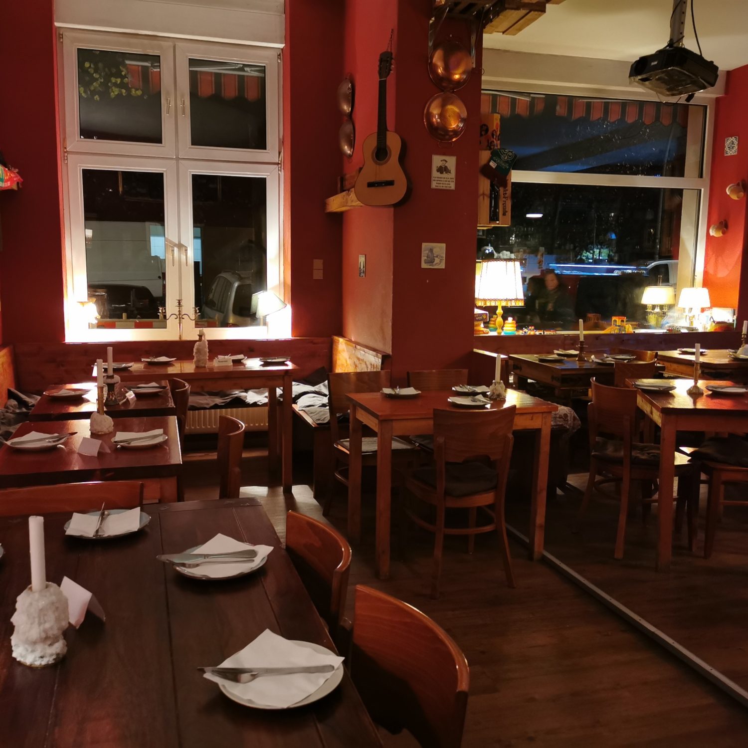 lisboa-bar-am-boxi-in-berlin-friedrichshain