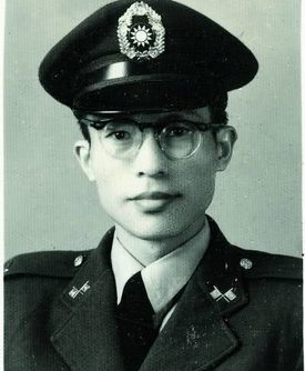 Sheng Yen in military garb