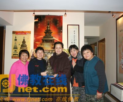 Photo of Sun Chun-hua with fjnet team in 2009