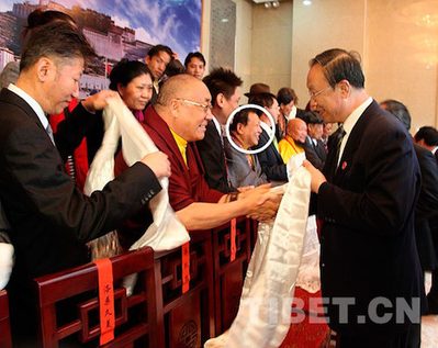Photograph of Akong Tulku and Du Qinglin, Lhasa 2011