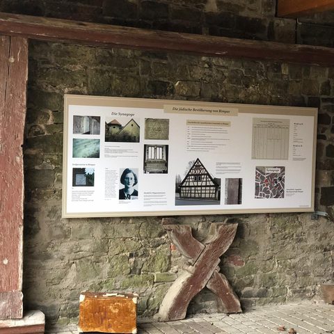 Denkort Deportationen im Rimparer Schlosshof 