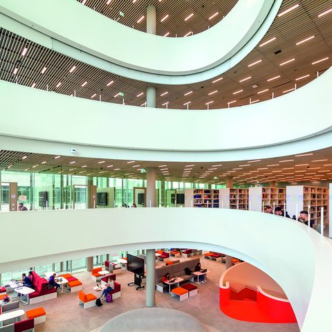 Bildungscampus Bibliothek innen: Heilbronn Marketing GmbH/Roland Schweizer
