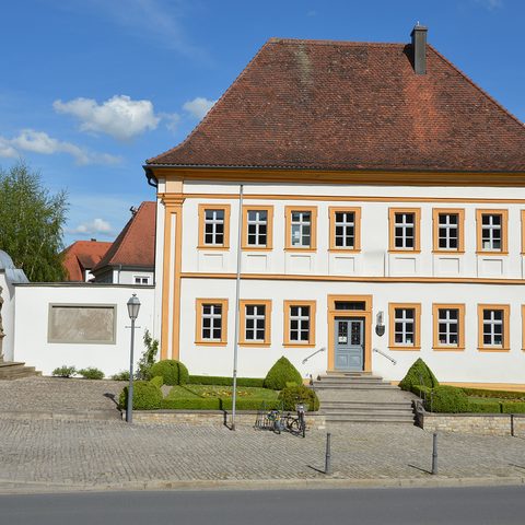 Historisches Pfarrhaus Wiesentheid Bildrechte: Marktgemeinde Wiesentheid
