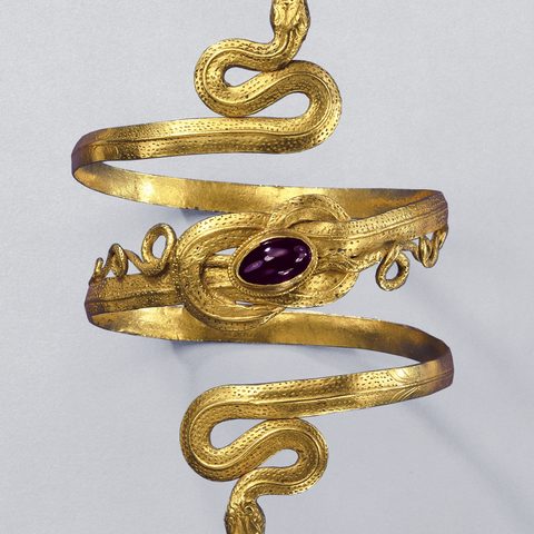 Schmuckmuseum SMP Schlangenarmreif Foto Guenther Meyer Quelle: Tourist-Information Pforzheim / Eigenbetrieb Wirtschaft und Stadtmarketing Pforzheim (WSP) 