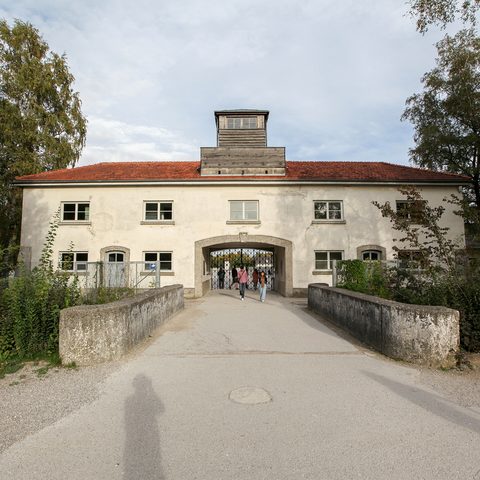 Jourhaus KZ-Gedenkstätte Dachau Bildrechte: Stadt Dachau