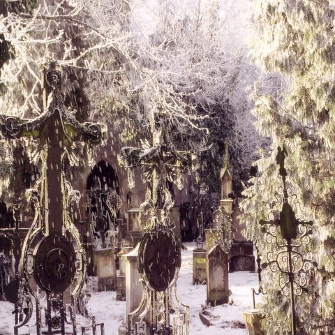 Straubing St. Peter Friedhof im Winter  Foto Amt für Tourismus Straubing Quelle: Tourismusverbandes Ostbayern e.V.