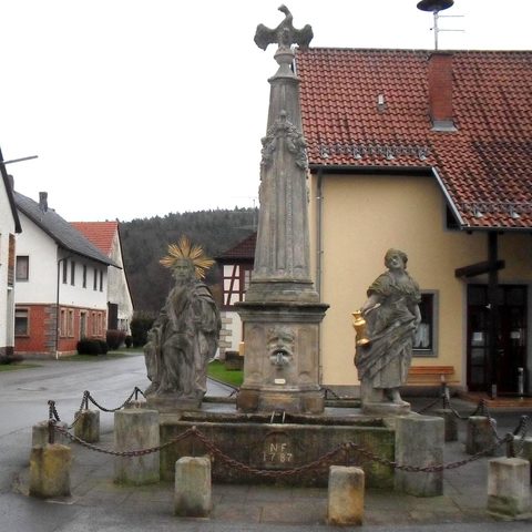 Dorfbrunnen Neundorf Quelle: Gemeinde Weitramsdorf