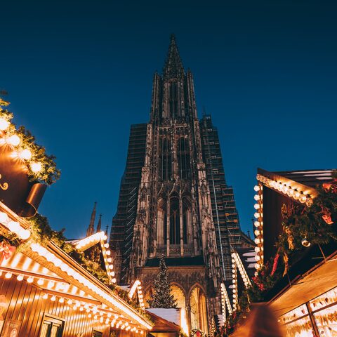 Der berühmte Ulmer Weihnachtsmarkt.
© Ulm/Neu-Ulm Touristik GmbH, Johannes Gloeggler CC BY ND DE 3.0