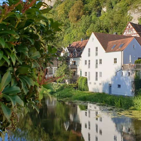 Schloß Harburg mit der Wörnitz Quelle: Amt für Tourismus Stadt Harburg (Schwaben)