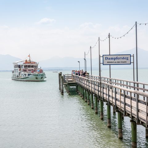 Chiemsee Schifffahrt, Anlegestelle Seebruck ©Günter Standl Quelle: Tourist-Information Seebruck
