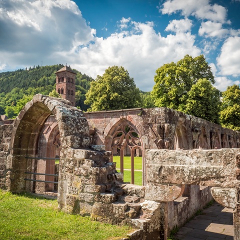 Claw, Ruinen Kloster Hirsau Eulenturm im Hintergrund © avmedia factory_Gert Tetzner / Stadt Calw © Stadt Calw