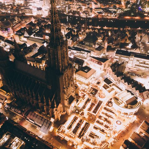Der berühmte Ulmer Weihnachtsmarkt.
© Ulm/Neu-Ulm Touristik GmbH, Johannes Gloeggler CC BY ND DE 3.0
