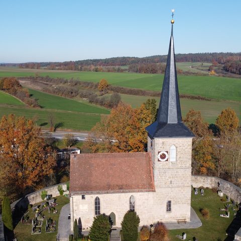 Wehrkirche Neundorf Quelle: Gemeinde Weitramsdorf