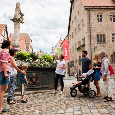 DINKELSBUEHL Stadtfuehrung - David Haas Quelle: Touristik Service Dinkelsbühl