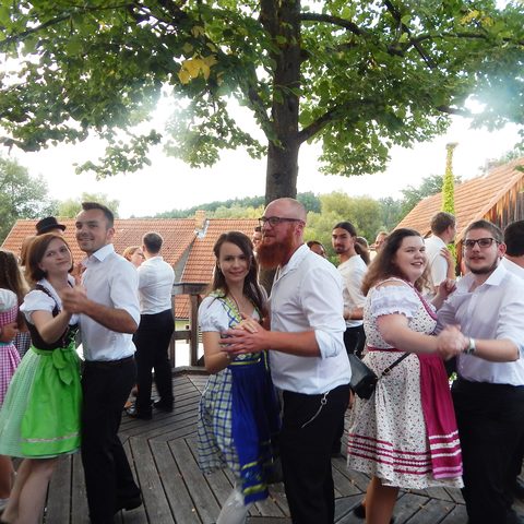 Langenstadt Kerwa Quelle: Archiv Gemeinde Neudrossenfeld, Herr Wunner, Stadt Bayreuth, Frau Dr. Fohrbeck, privat.