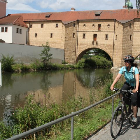 Amberg Fuenf-Fluesse-Radweg Amberg Stadtbrille Fotograf Gerhard Eisenschink Quelle: Tourismusverbandes Ostbayern e.V.