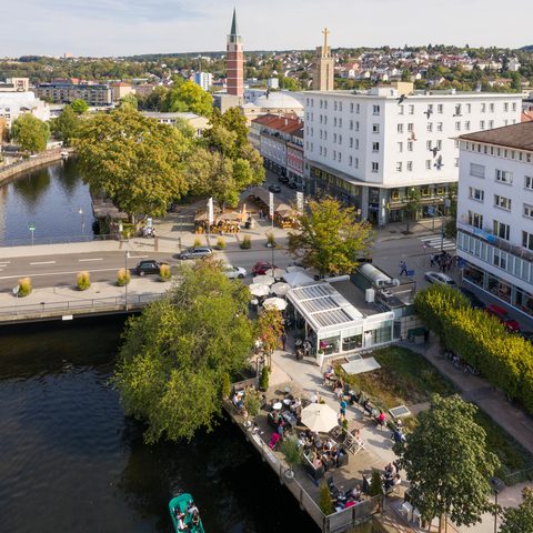 Rossbruecke Italienischer Platz / Markus Born Fotodesin Quelle: Tourist-Information Pforzheim / Eigenbetrieb Wirtschaft und Stadtmarketing Pforzheim (WSP)