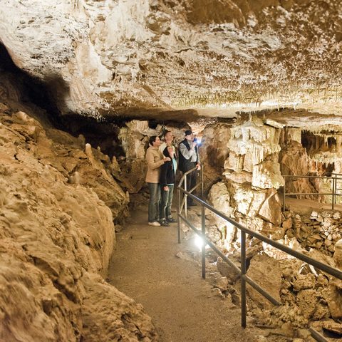 Koenig-Otto-Tropfsteinhoehle Velburg Foto TVO Anton Mirwald Bildquelle: Tourismusverband Ostbayern e.V.