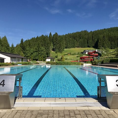 Lauscha - Erlebnisbad im Steinachgrund © Touristinformation Lauscha