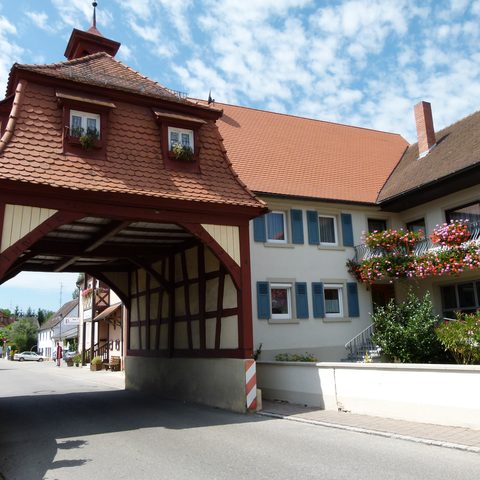 Torhaus Quelle: Altmühlsee Informationszentrum Touristbüro
