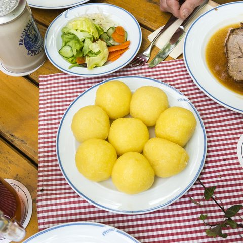 BierWochen - Klöße mit Braten © FrankenTourismus/FRS/Hub