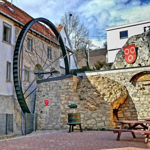 Größtes oberschlächtiges Mühlrad Süddeutschlands Quelle: Stadt Lauda-Königshofen Fotograf: Dieter Göbel
