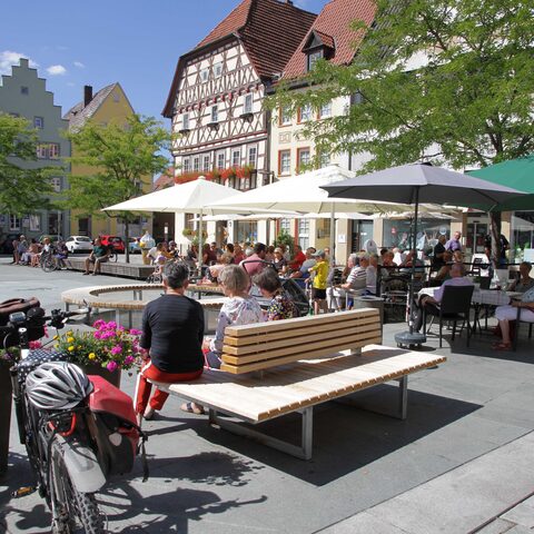 Mellrichstadt - Impressionen vom Marktplatz  © Verein für 
Tourismus & Stadtmarketing e.V.