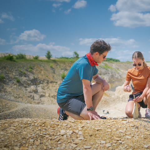 Steinbruch bei Blumenberg Fossiliensammeln ©Naturpark Altmühltal | Fotograf Dietmar Denger