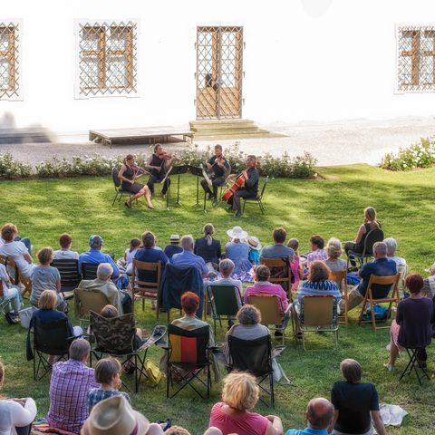 Stadt Oettingen Musiktage Open Air am Schloss @ Werner Rensing Quelle: Tourist-Information Oettingen 