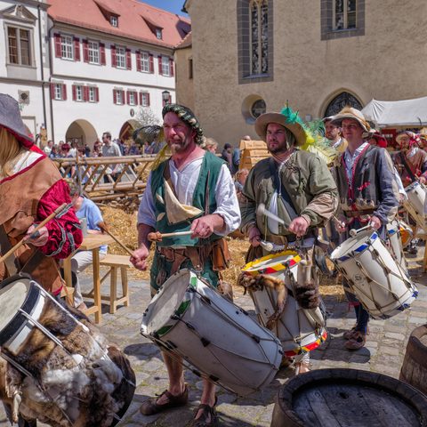 Stadt Oettingen Historischer Markt Trommler @ Werner Rensing Quelle: Tourist-Information Oettingen 