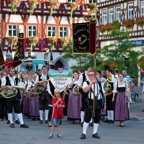 Stadt Oettingen Jakobi-Kirchweih Kirchweihauftakt @ Werner Rensing Quelle: Tourist-Information Oettingen 