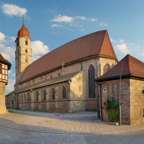 Langenzenn Marktplatz im Frühjahr Bildnachweis Fotograf "HaVo Hildebrand"