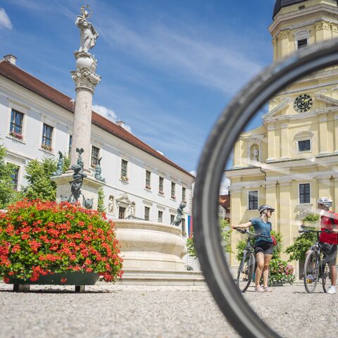 Radler am Karlsplatz
© Dietmar Denger
Quelle: Stadt Neuburg an der Donau/Frau Dusse