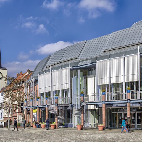 Stadthalle am Schloss (© Till Benzin) Quelle: Kongress- und Touristikbetriebe der Stadt Aschaffenburg 