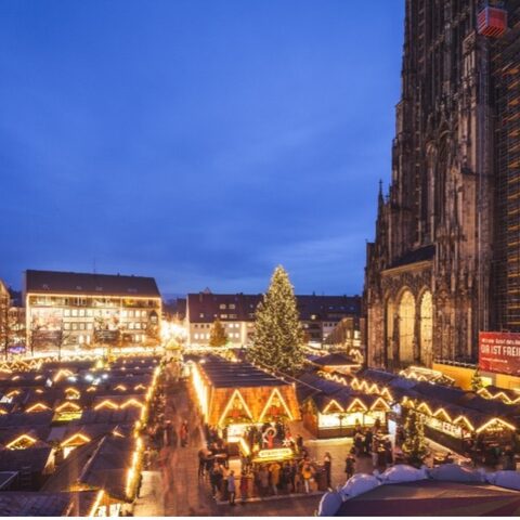 Der berühmte Ulmer Weihnachtsmarkt.
© Stadtarchiv Ulm CC BY ND DE 3.0