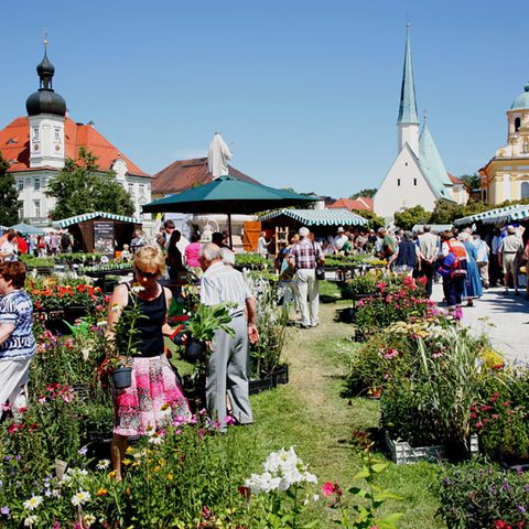Altöttinger Klostermarkt Foto-Quelle: Wallfahrts- und Tourismusbüro Altötting (c) H.Heine