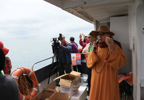 Photograph of Zhongba and Chin Kung, 2012