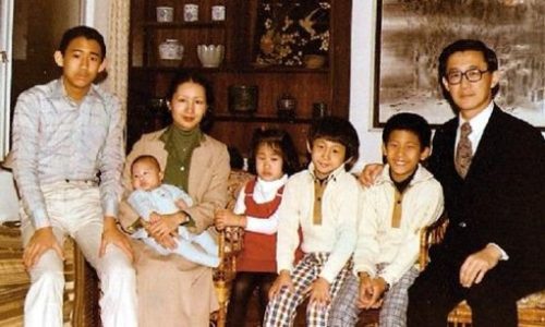 Photograph of Chen Li-an and family, 1979