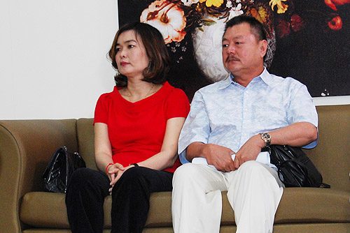 Photograph of Loo Chooi Ting and Wong Yeon Chi