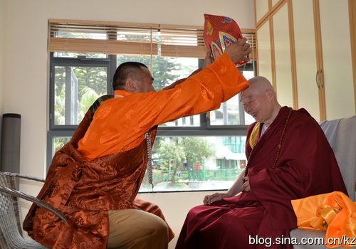 Photograph of Zhongba and Chin Kung, 2012