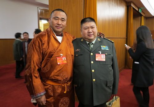 Photograph of Zhongba and Mao Xinyu, 2013