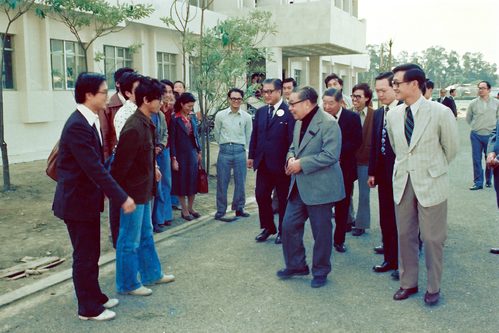 Photograph of Chiang Ching-kuo and Chen Li-an, 1984
