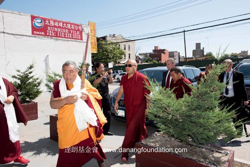 Photograph of Tsewang Tashi and Ogyen Trinley Dorje in New York, 2017