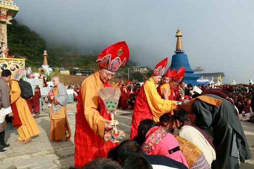 Photograph of Hai Tao and Chuan Xi in Lheuntse, 2015
