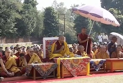 Photograph of  Hai Tao and senior Tibetan lamas, 2006