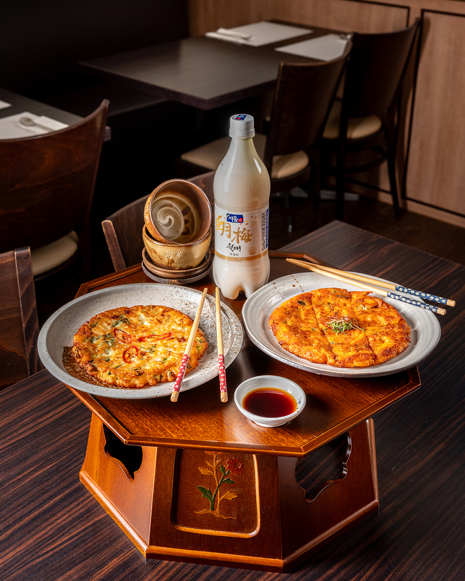 Schön angerichtetes, authentisches Koreanisches Essen